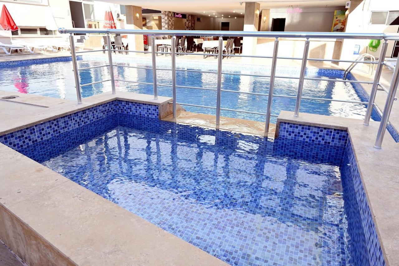 Roxx Royal Hotel كوشاداسيه المظهر الخارجي الصورة