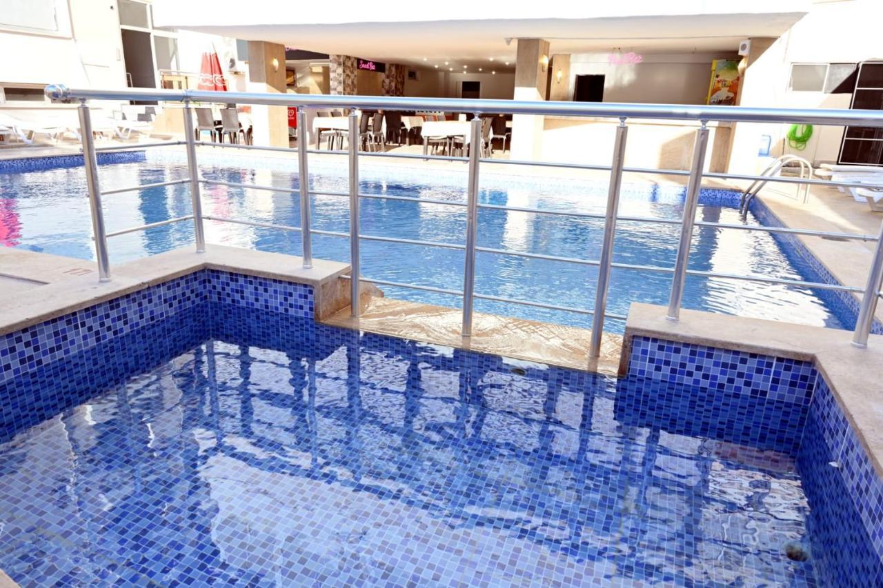 Roxx Royal Hotel كوشاداسيه المظهر الخارجي الصورة